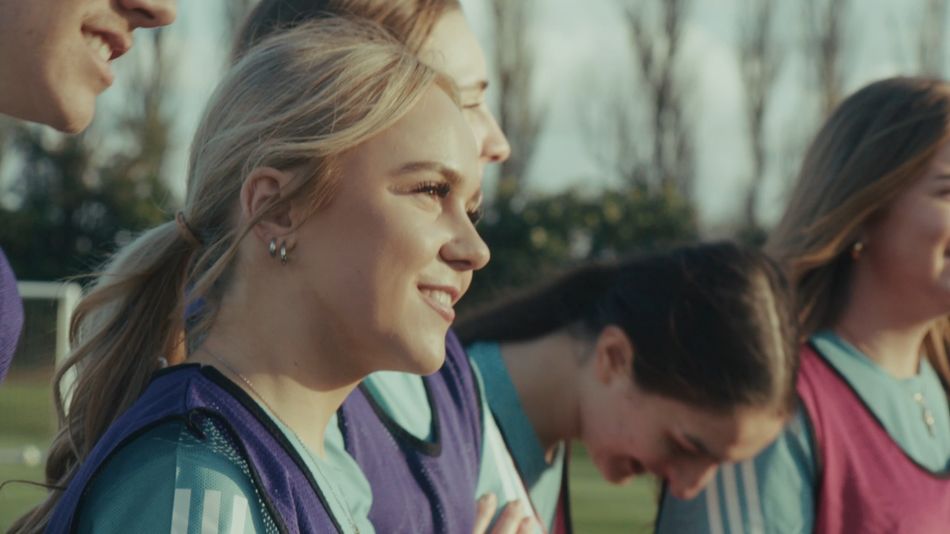 BBC StoryWorks представи филм за кампанията Dirt Is Good и Арсенал