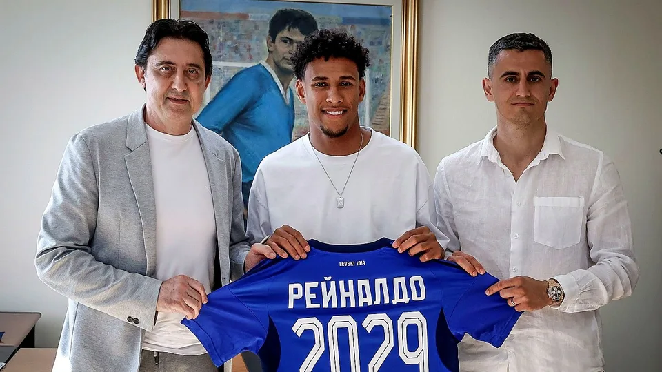 Рейналдо подписа с Левски