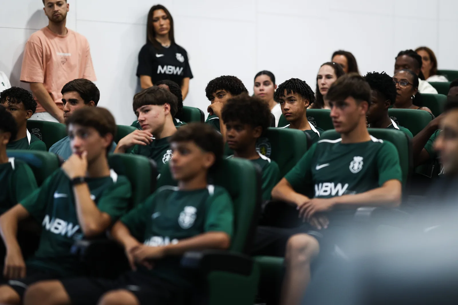 Спортинг събра отбора си до 16 години за началото на новия сезон