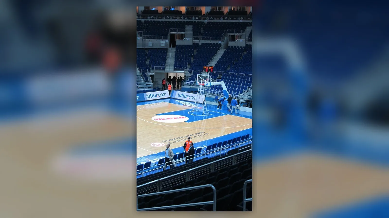 Баскетболно игрище в зала