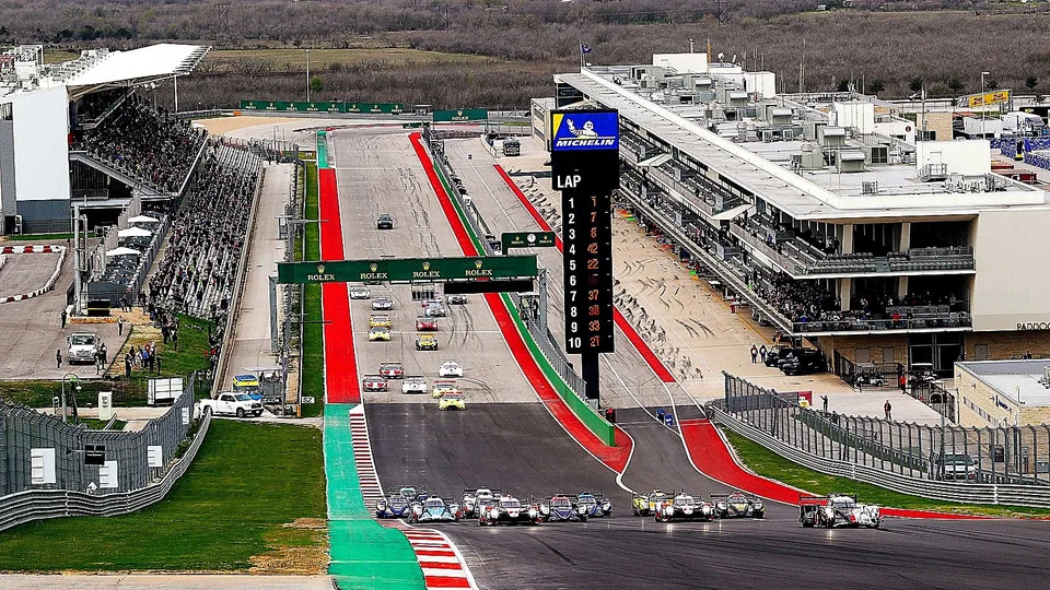 WEC – старт на състезание от Световния шампионат по издръжливост