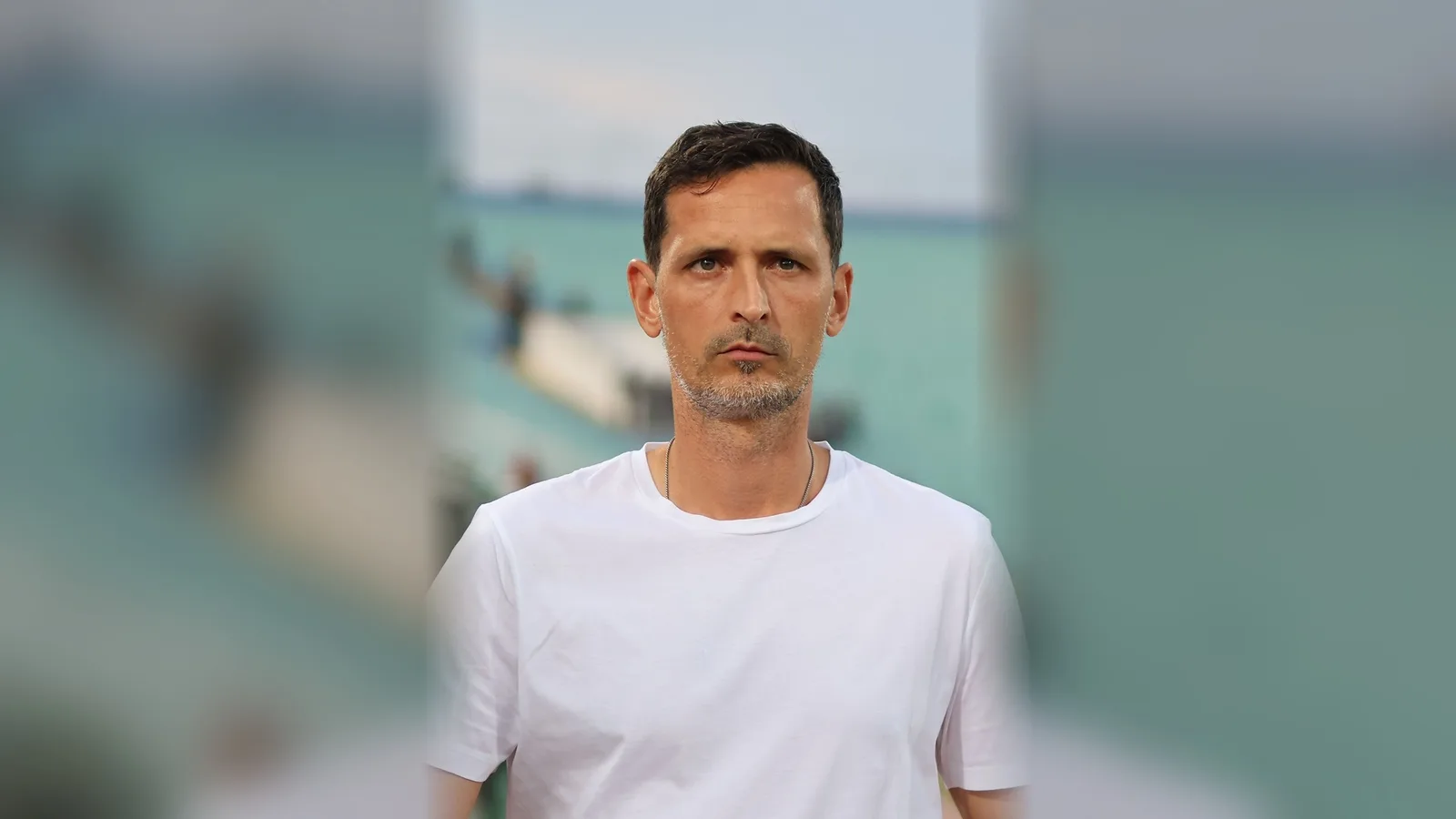 Дино Топмьолер край терена по време на футболен мач — архивна снимка