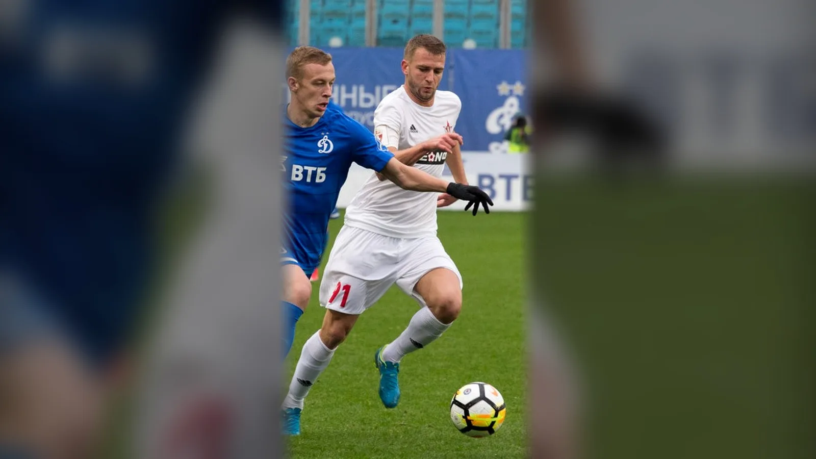 Венцислав Христов с топката за СКА-Хабаровск срещу Динамо Москва през 2017 година — архивен кадър