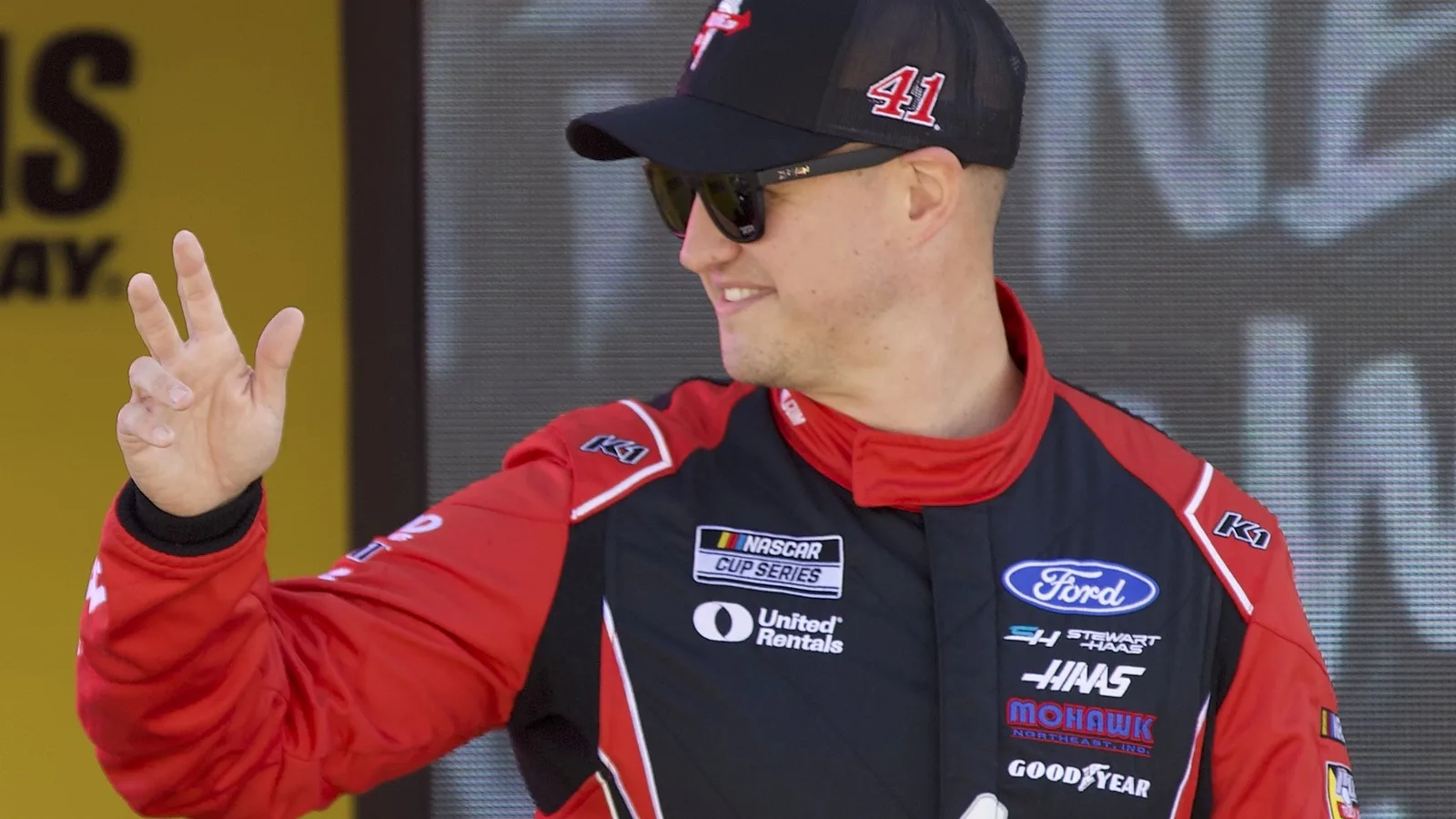 Райън Прийс с екип от NASCAR Cup Series по време на представянето на пилотите в Лас Вегас през 2024 година — архивен кадър