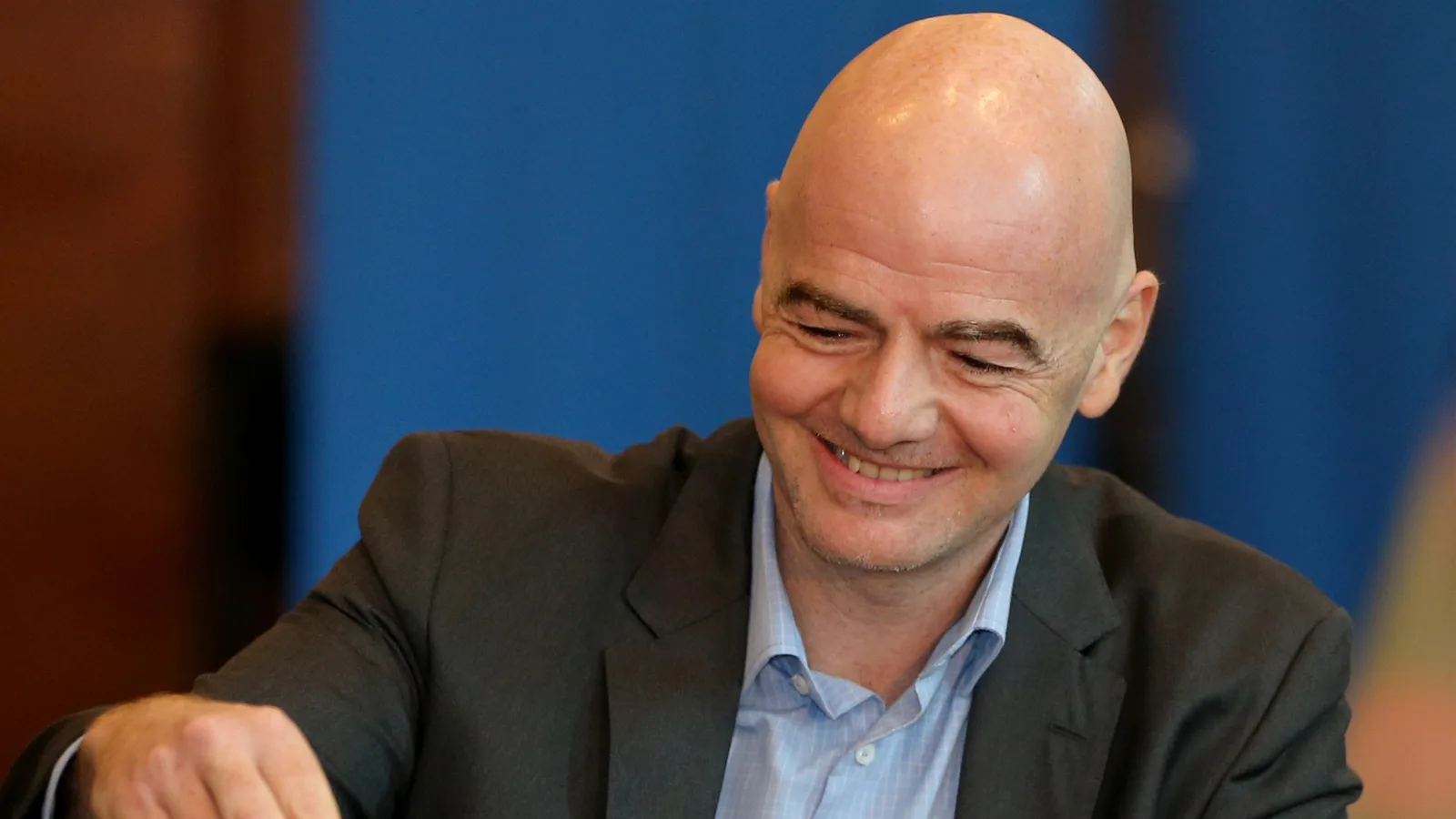 Президентът на FIFA Джани Инфантино по време на официална футболна среща