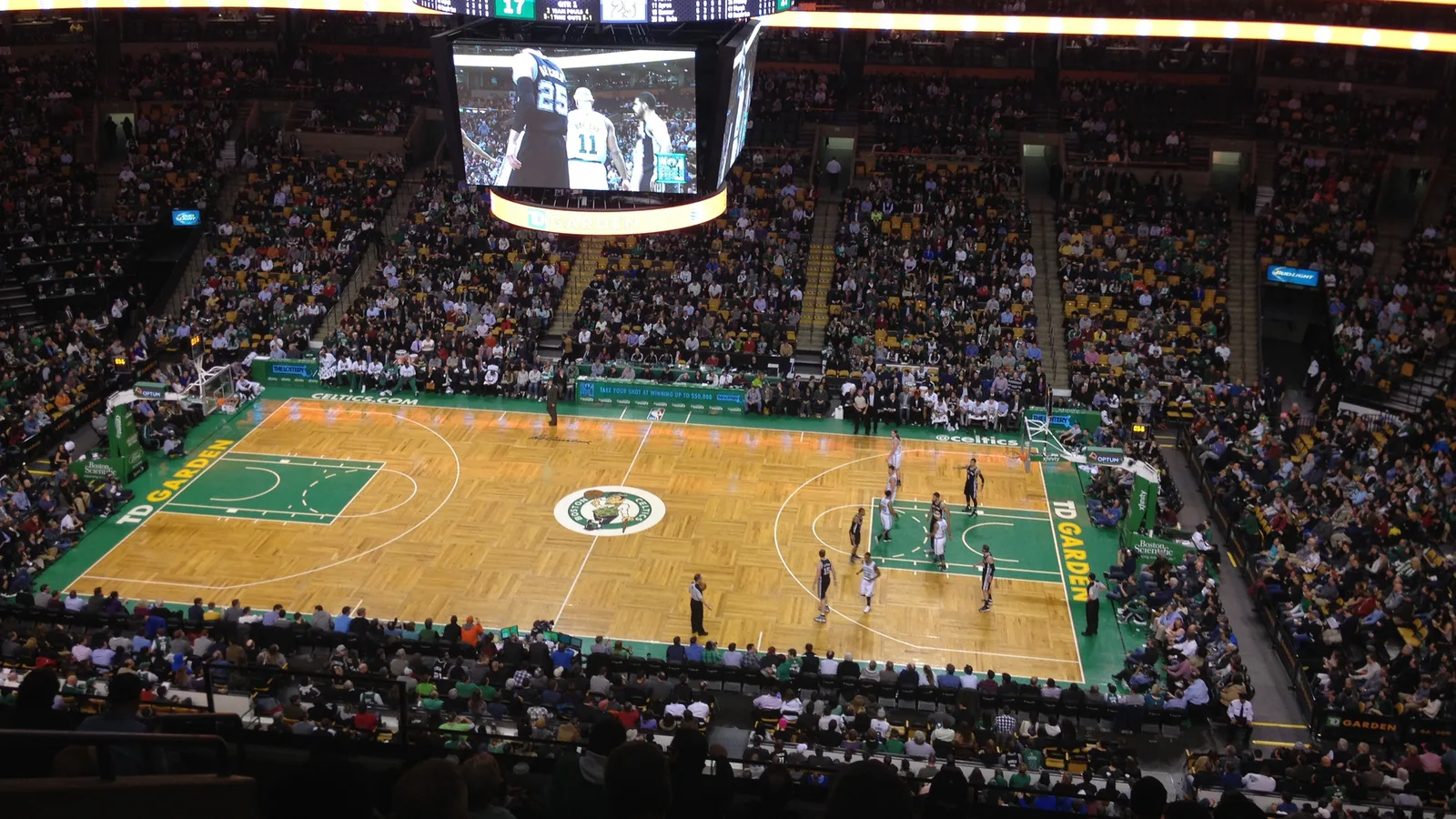 Архивна снимка от мач на Бостън Селтикс срещу Сан Антонио в TD Garden през 2014 г.; илюстрация към ретроспекция за драфта от 2020 г., не кадър от него