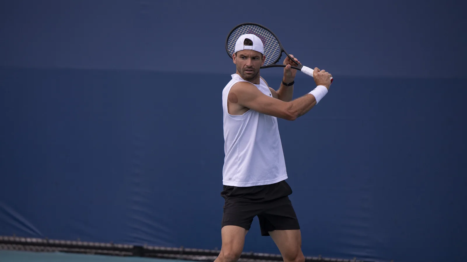 Григор Димитров на корта на Miami Open през 2025 година — архивен кадър