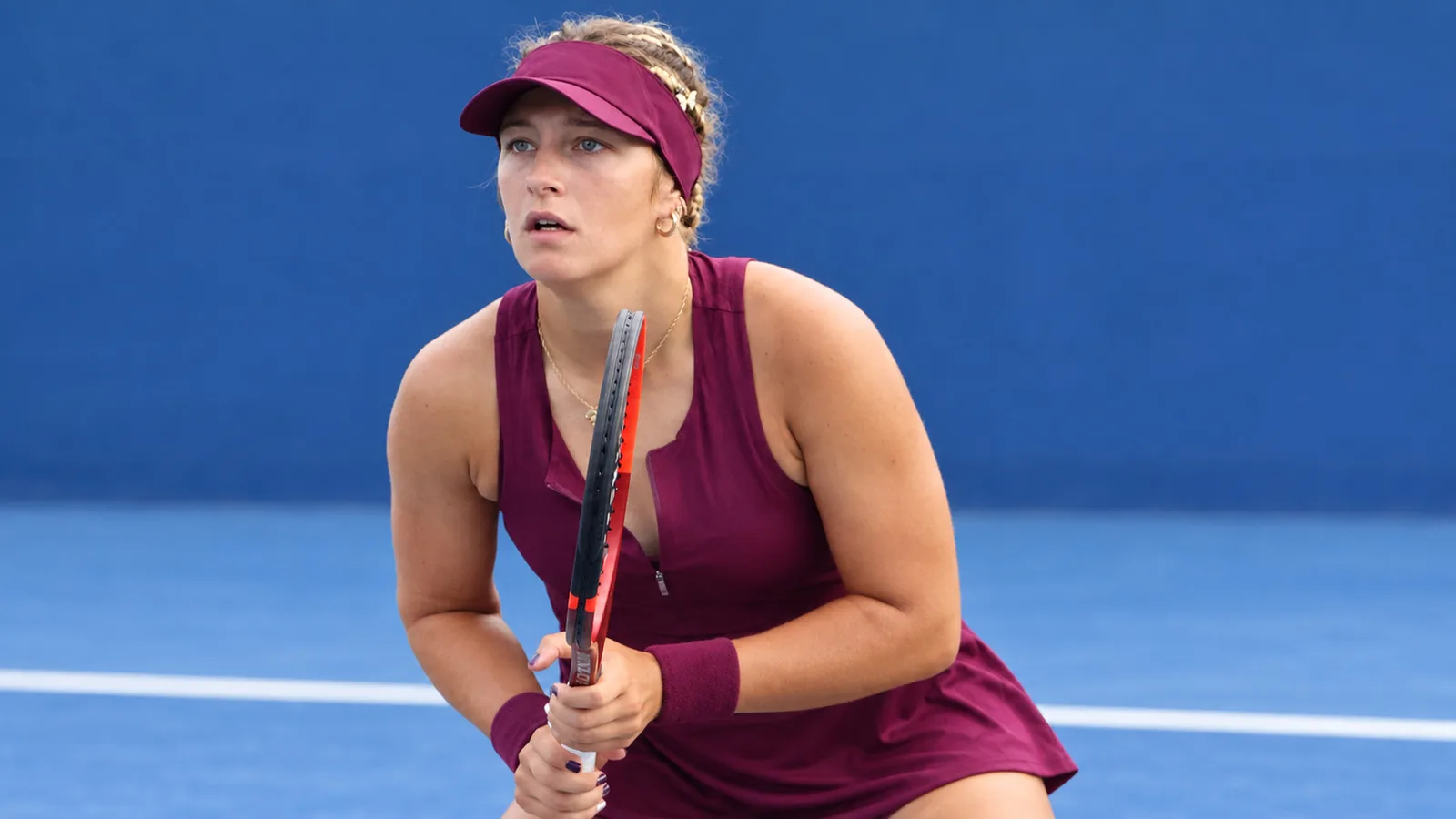 Редакционна илюстрация по архивен кадър на Миа Ристич в тенис игра на US Open 2026; не е кадър от Толентино