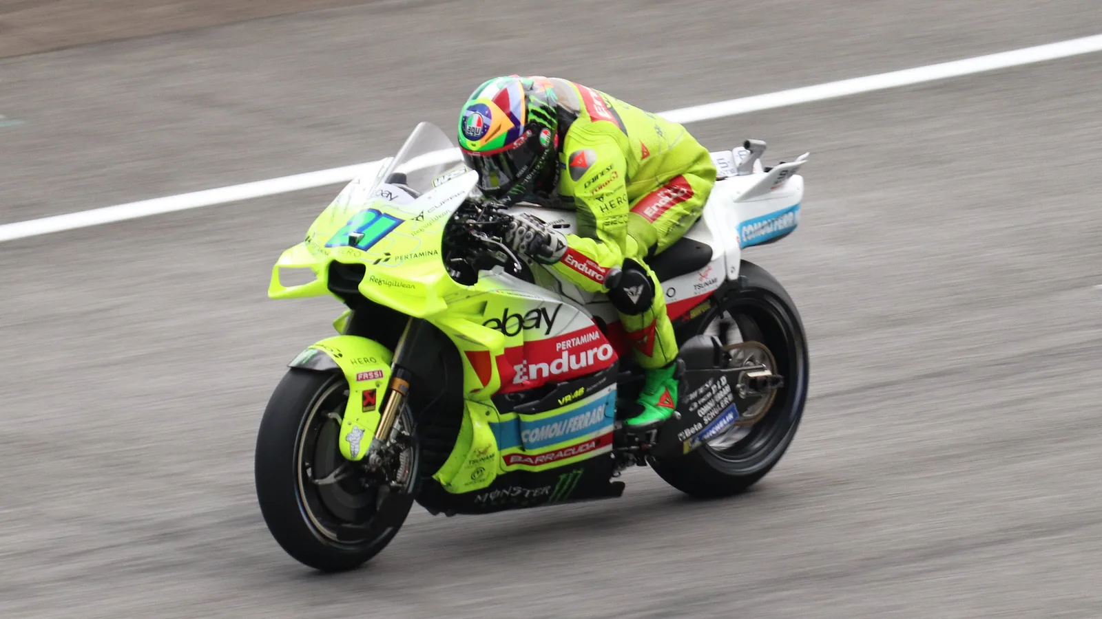 Франко Морбидели с мотоциклета на VR46 Ducati на Гран при на Малайзия през 2025 г. — архивна снимка, не с бъдещия отбор Aruba.it Ducati. Liauzh / Wikimedia Commons, CC BY-SA 4.0; изрязана до 16:9. Оригинал: https://commons.wikimedia.org/wiki/File:MotoGP_2025_Malaysian_Grand_Prix_-_VR46_Racing_Team_-_Franco_Morbidelli.jpg ; лиценз: https://creativecommons.org/licenses/by-sa/4.0/ ; производното изображение остава под CC BY-SA 4.0.