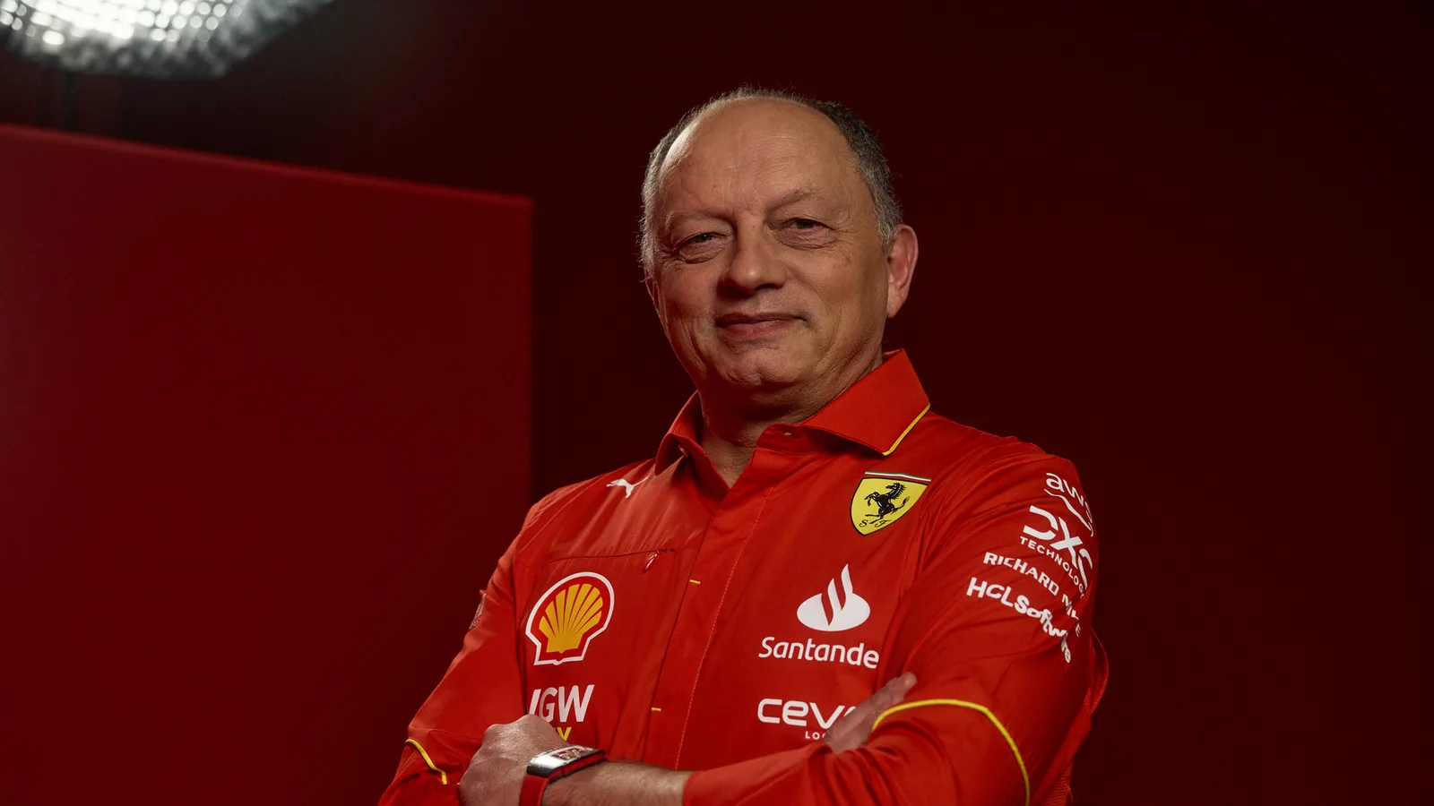 Архив: Фредерик Васьор във Ferrari, март 2024 г.; не е кадър от Остин 2026. Race Service for Ferrari Spa / Wikimedia Commons, CC BY-SA 4.0. Изрязано до 16:9 без AI редакция; производното остава под CC BY-SA 4.0. https://creativecommons.org/licenses/by-sa/4.0/