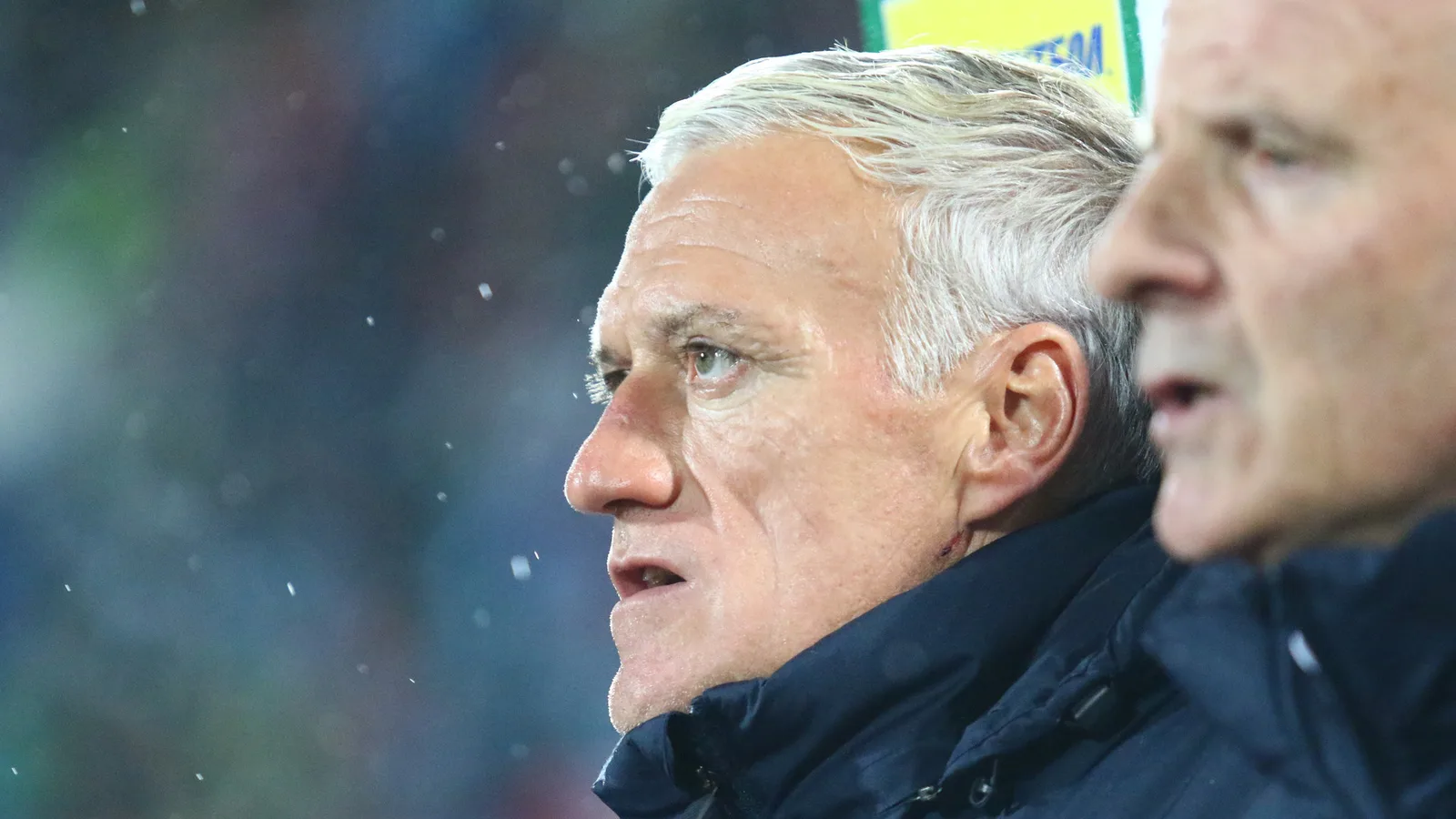 Archive: Didier Deschamps at Bulgaria-France, 7 October 2017; not Juventus in 2026. Biser Todorov / Wikimedia Commons, CC BY-SA 2.0. Cropped to 16:9 without AI editing; adaptation under the same license. https://commons.wikimedia.org/wiki/File:Didier_Deschamps_(51100325096).jpg ; https://creativecommons.org/licenses/by-sa/2.0/