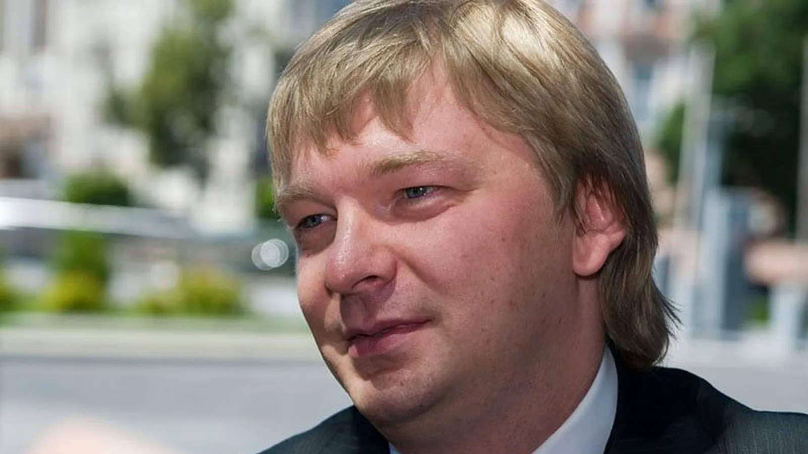Архив: Сергей Палкин, изпълнителен директор на Шахтьор, 1 юли 2009 г.; не е кадър от интервюто преди Интер през октомври 2026 г. Илья Хохлов / Football.ua, Wikimedia Commons, CC BY-SA 3.0. Изрязано до 16:9 и увеличено от оригинал 700×465; производното под CC BY-SA 3.0. Оригинал: https://commons.wikimedia.org/wiki/File:Serhiy_Palkin.jpg ; лиценз: https://creativecommons.org/licenses/by-sa/3.0/
