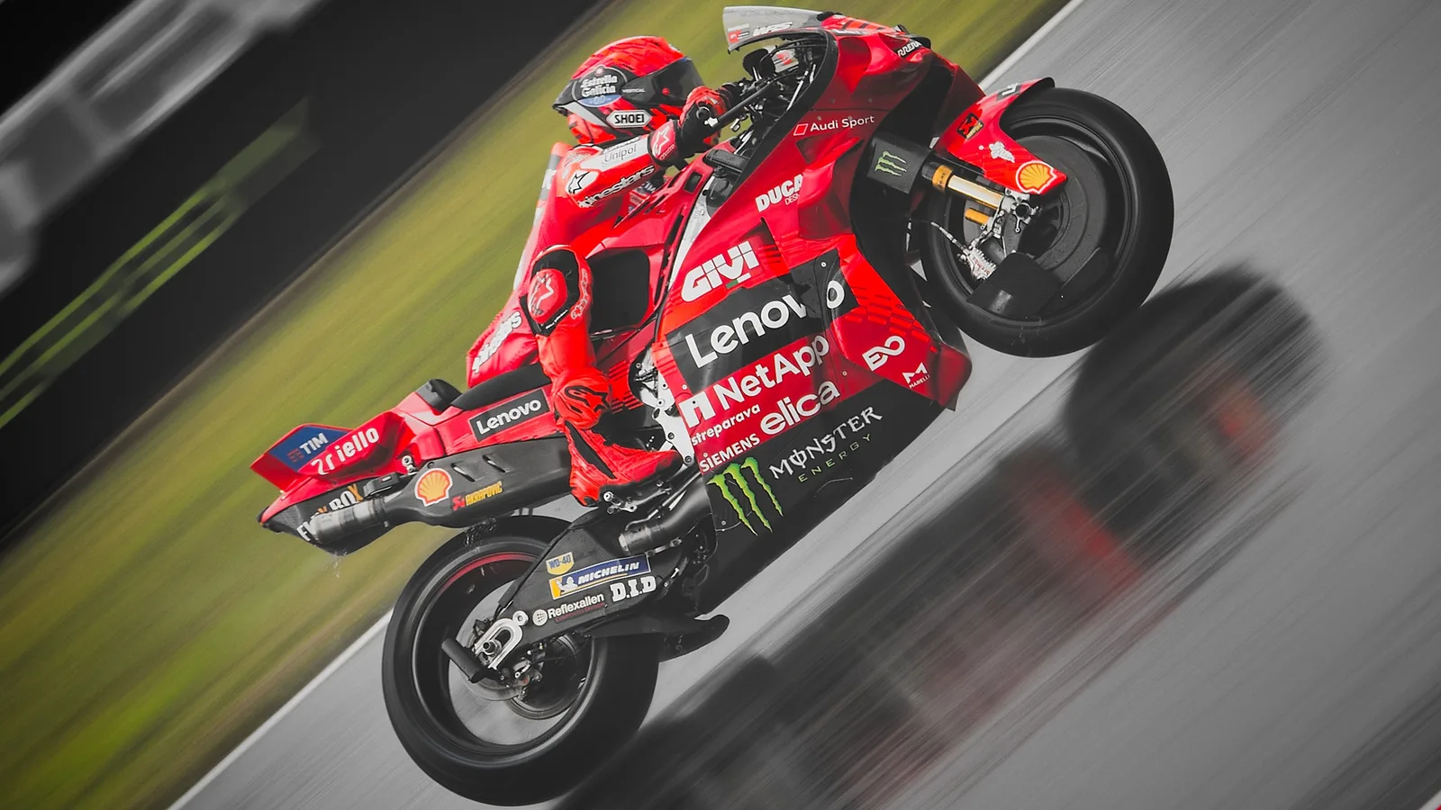 Марк Маркес с Ducati на пистата в Бърно през 2025 г. — архивен кадър, не от Мотеги през 2026 г. Снимка: Pavel21kriz / Wikimedia Commons, CC BY-SA 4.0 (https://creativecommons.org/licenses/by-sa/4.0/); оригинал: https://commons.wikimedia.org/wiki/File:Marc_M%C3%A1rquez_at_Czech_Motorcycle_Grand_Prix_at_Brno_2025.jpg; изрязана до 16:9.